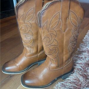 Rollda Women's Tan Leather Shoe with Leopard Print Lining